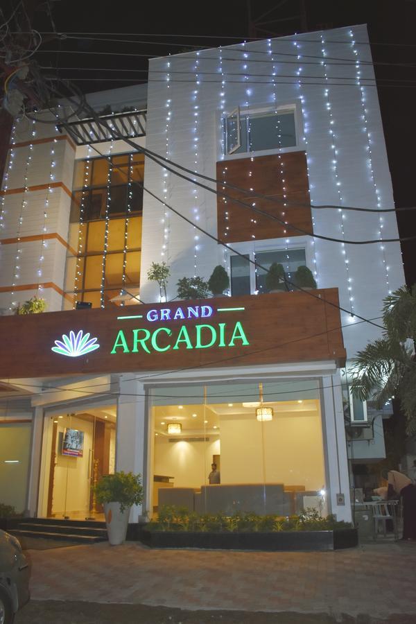 ホテル グランド アルカディア スリランガン Tiruchirappalli エクステリア 写真